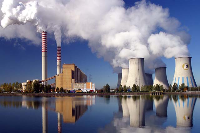 Trump campaign for U.S. coal threatened by slumping industry