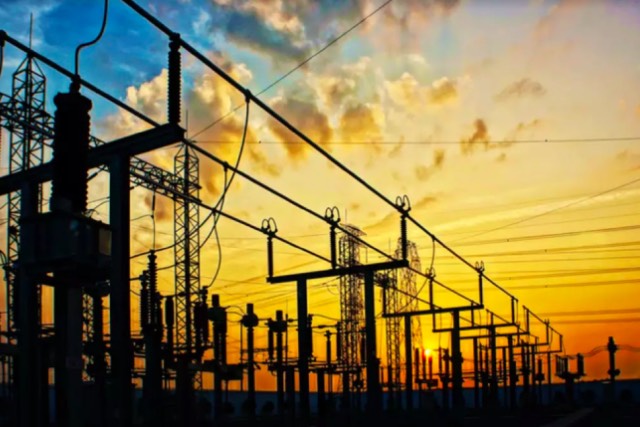 Despite cash infusion, discoms’ dues to power companies near record high at Rs 1.33 lakh crore