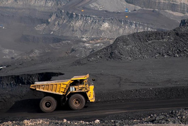 Singareni Collieries to pay workers 28% of profit as bonus, pending salary