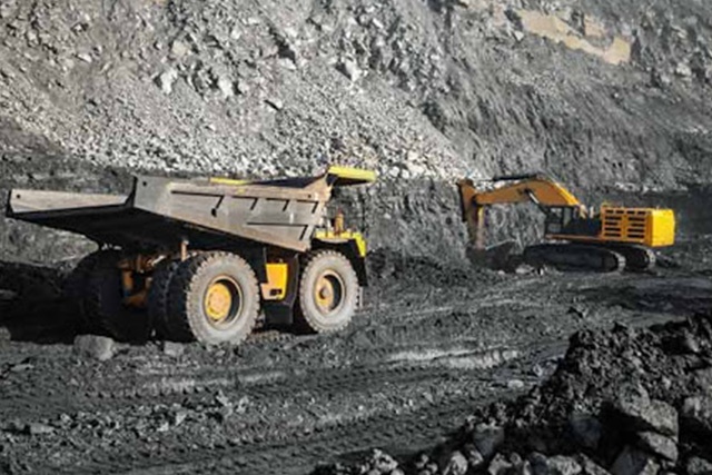 Kamat hits out at Goa CM for claims about coal handling at MPT