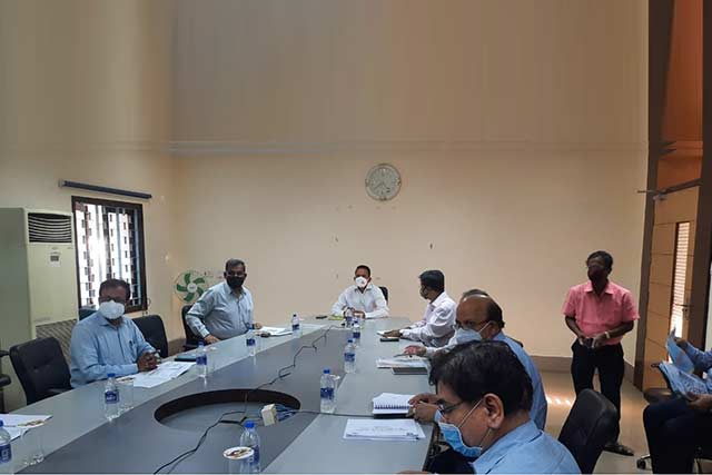 Ensure electricity to all, Energy min tells officials