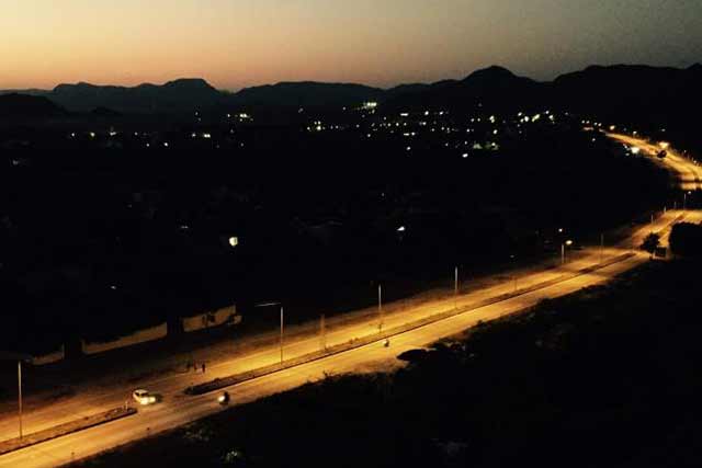 Delhi: Clear power bills for streetlights in 15 days, PWD directs officials